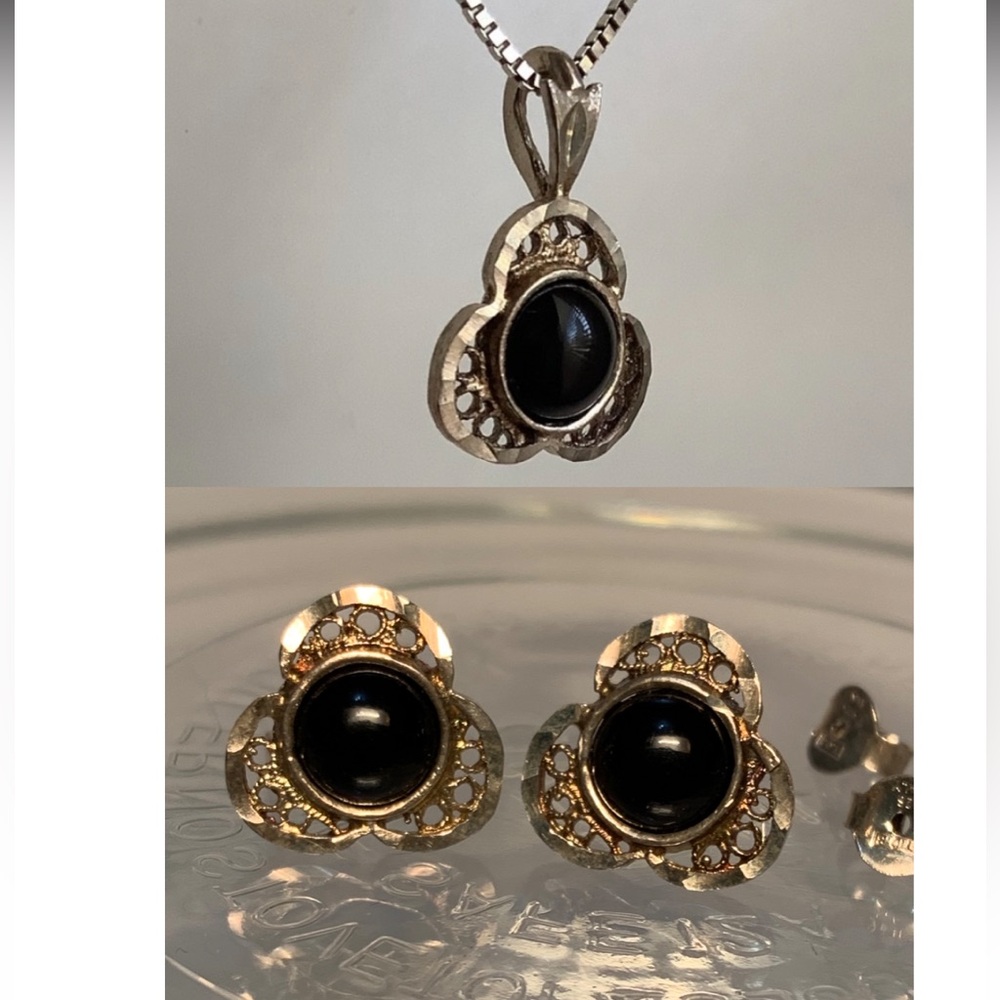 New vintage 925 trefoil pendant and earrings